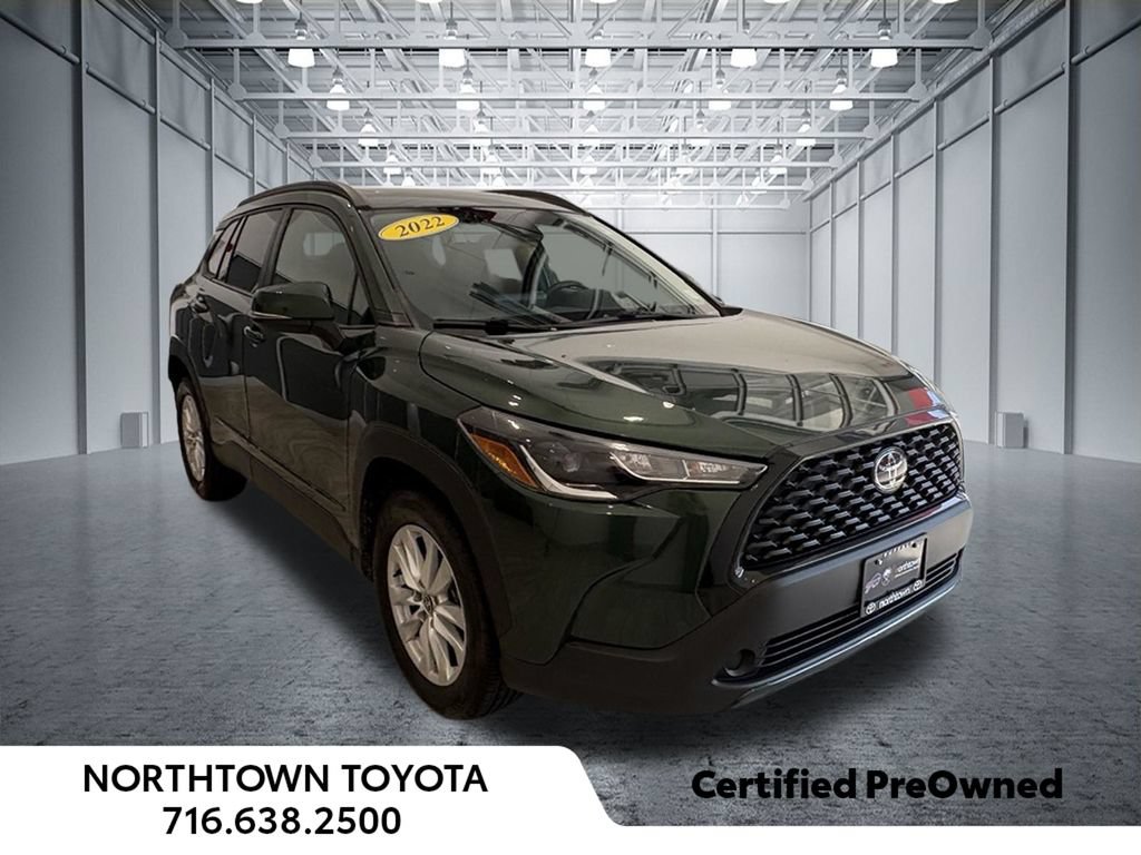 Used 2022 Toyota Corolla Cross LE w/ Moonroof Package AWD/4WD image 6