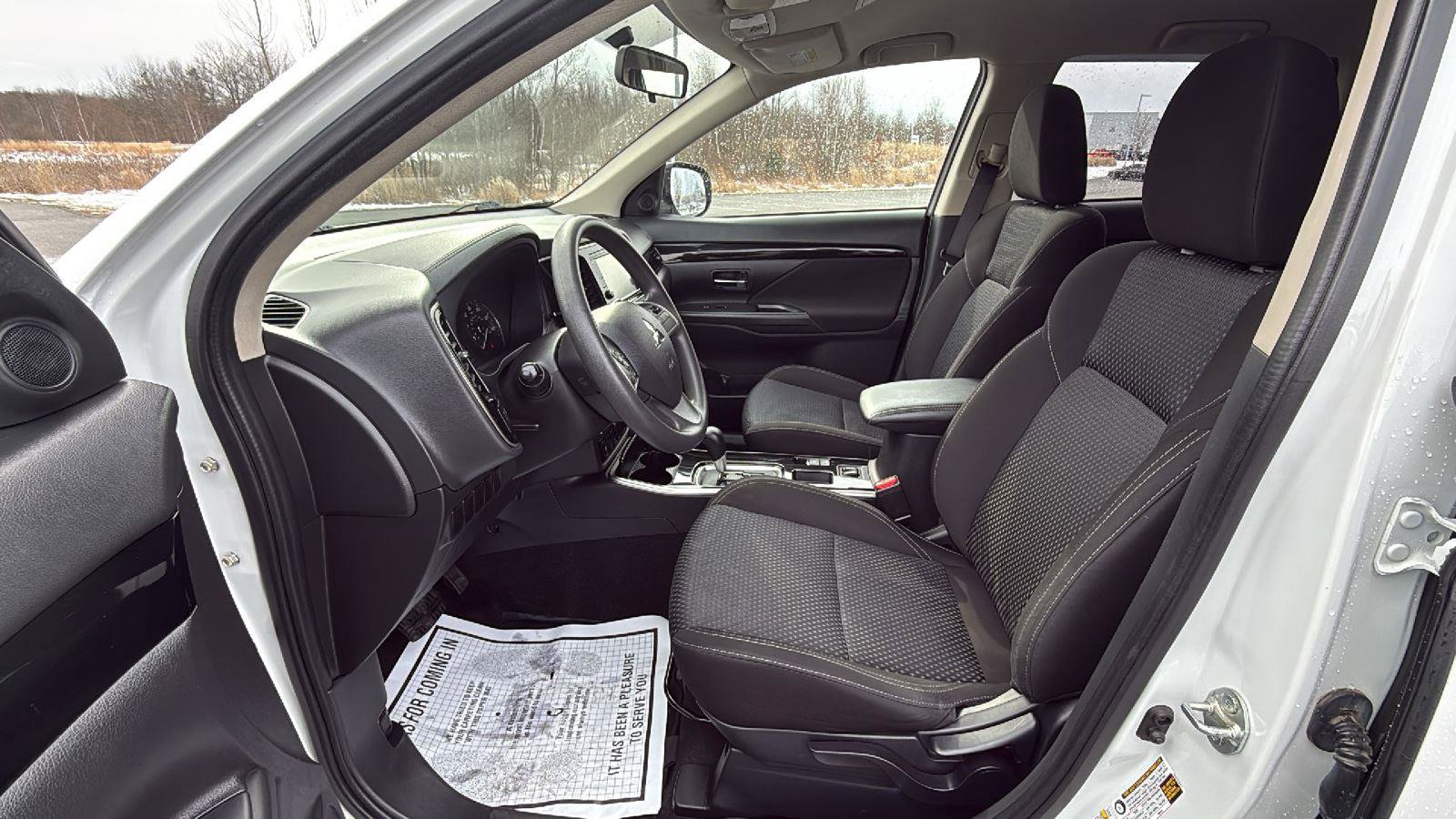 Used 2019 Mitsubishi Outlander ES image 25