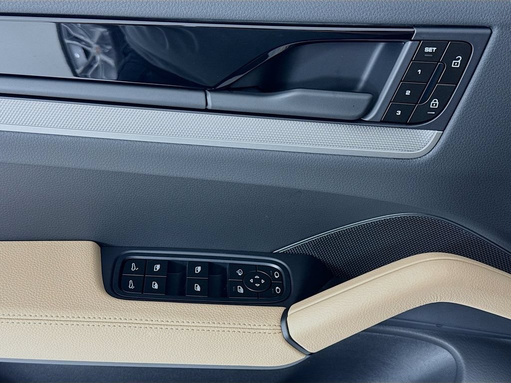 New 2026 Porsche Cayenne AWD/4WD image 11