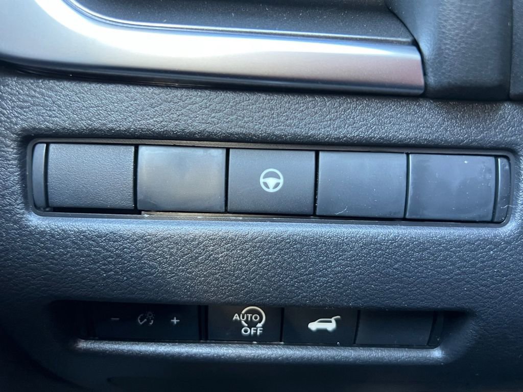 New 2026 Nissan Rogue SV image 25