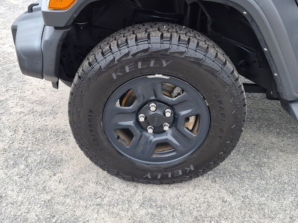 Used 2022 Jeep Wrangler Sport AWD/4WD image 10