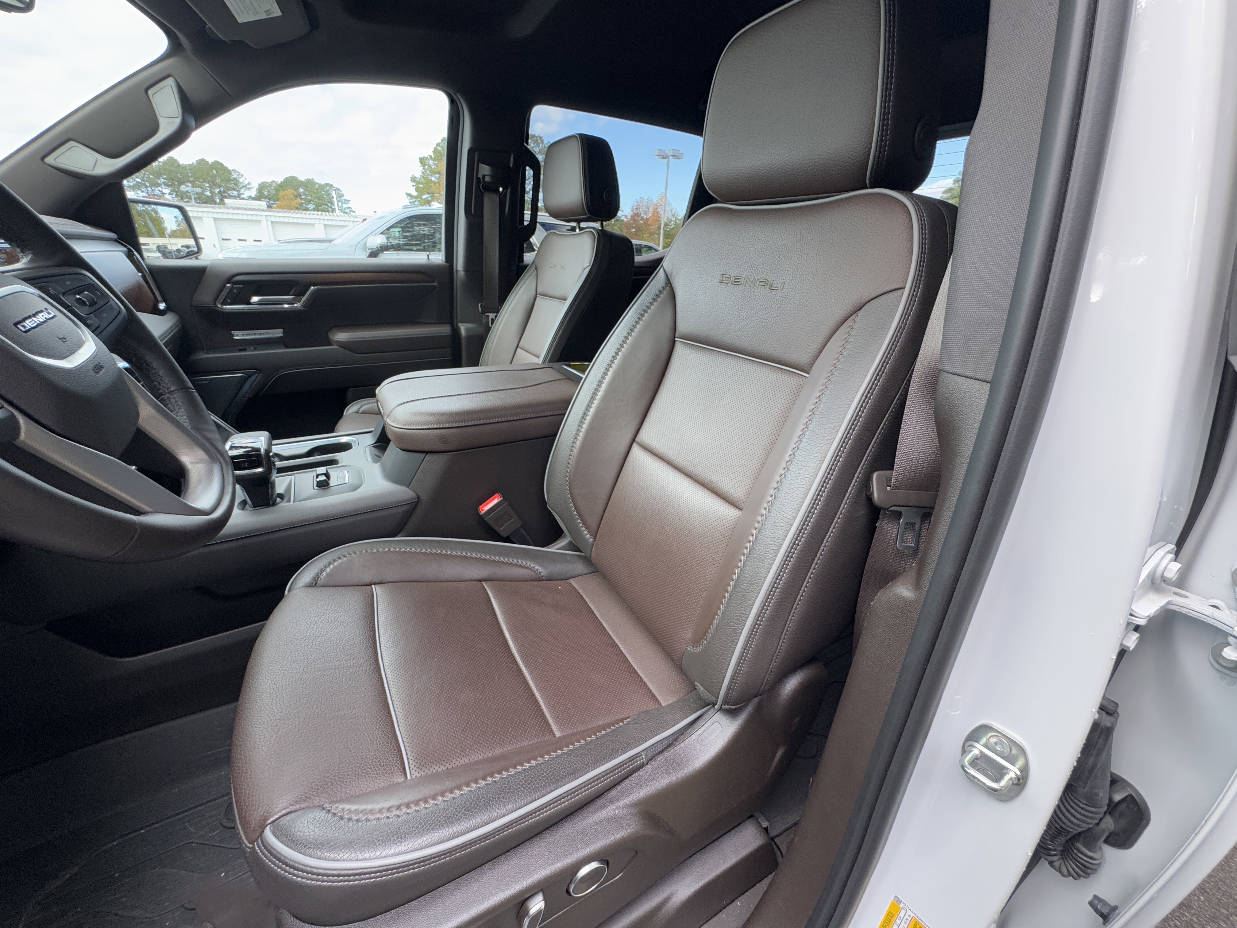 Used 2024 GMC Sierra 1500 Denali w/ Technology Package image 9