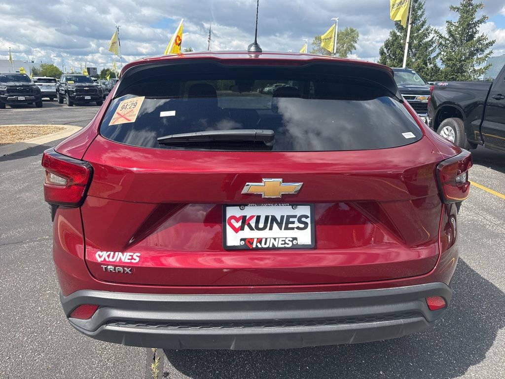 Used 2025 Chevrolet Trax LS image 10
