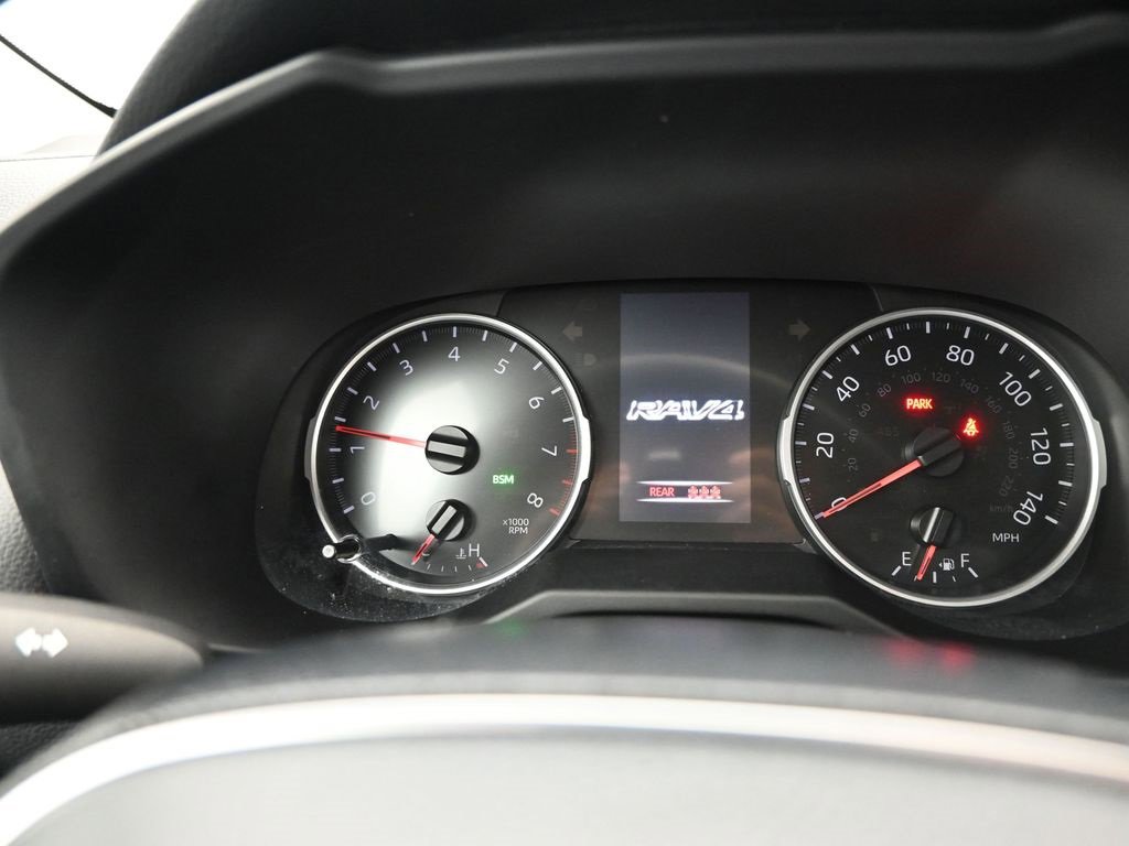 Used 2021 Toyota RAV4 XLE image 12