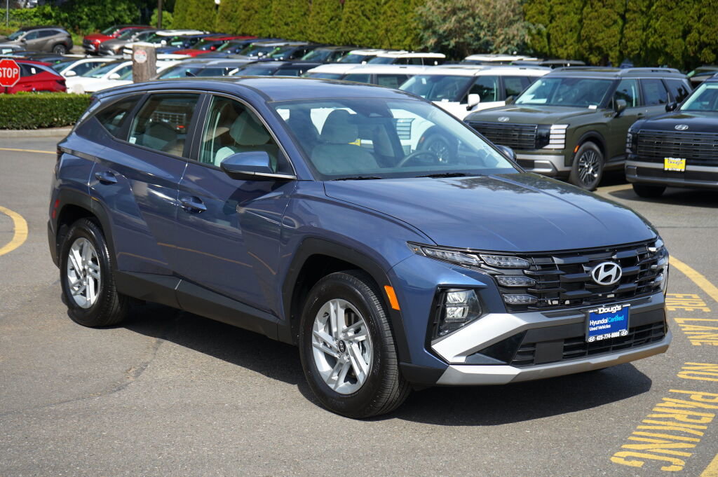 Used 2025 Hyundai Tucson SE FWD image 3