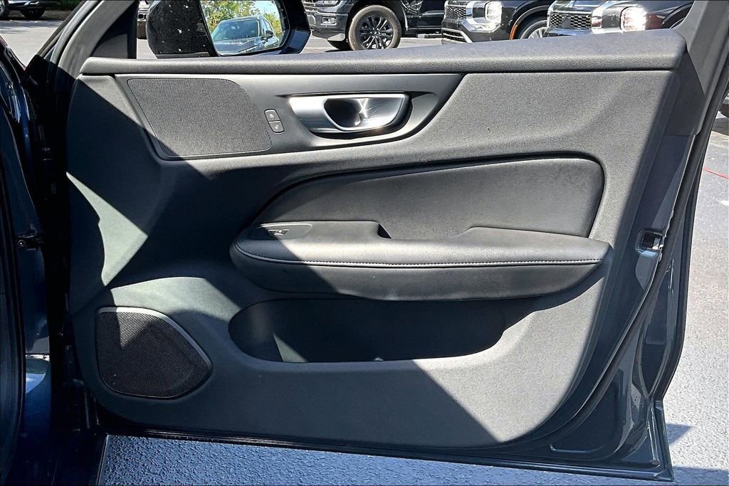 Used 2024 Volvo S60 B5 Core image 27