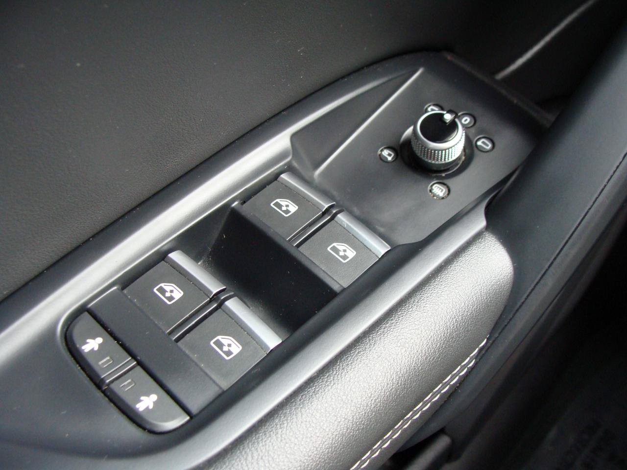 Used 2021 Audi Q5 e Premium Plus w/ Premium Plus Package AWD/4WD image 35
