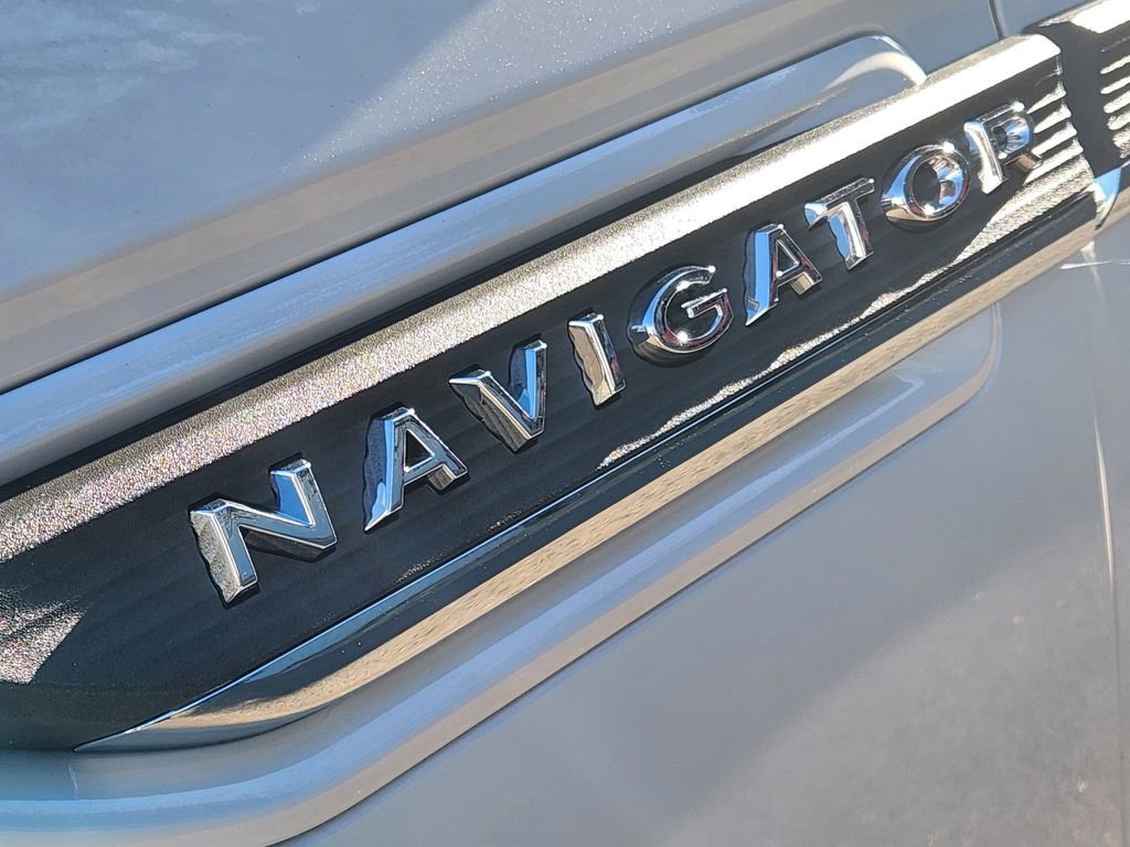 Used 2024 Lincoln Navigator L Reserve image 16