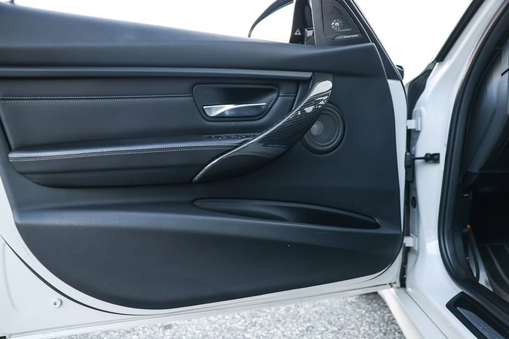 Used 2018 BMW M3 image 39