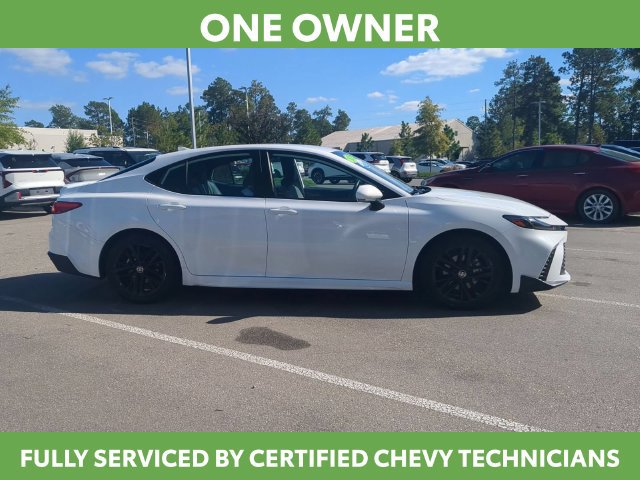 Used 2025 Toyota Camry SE FWD image 3