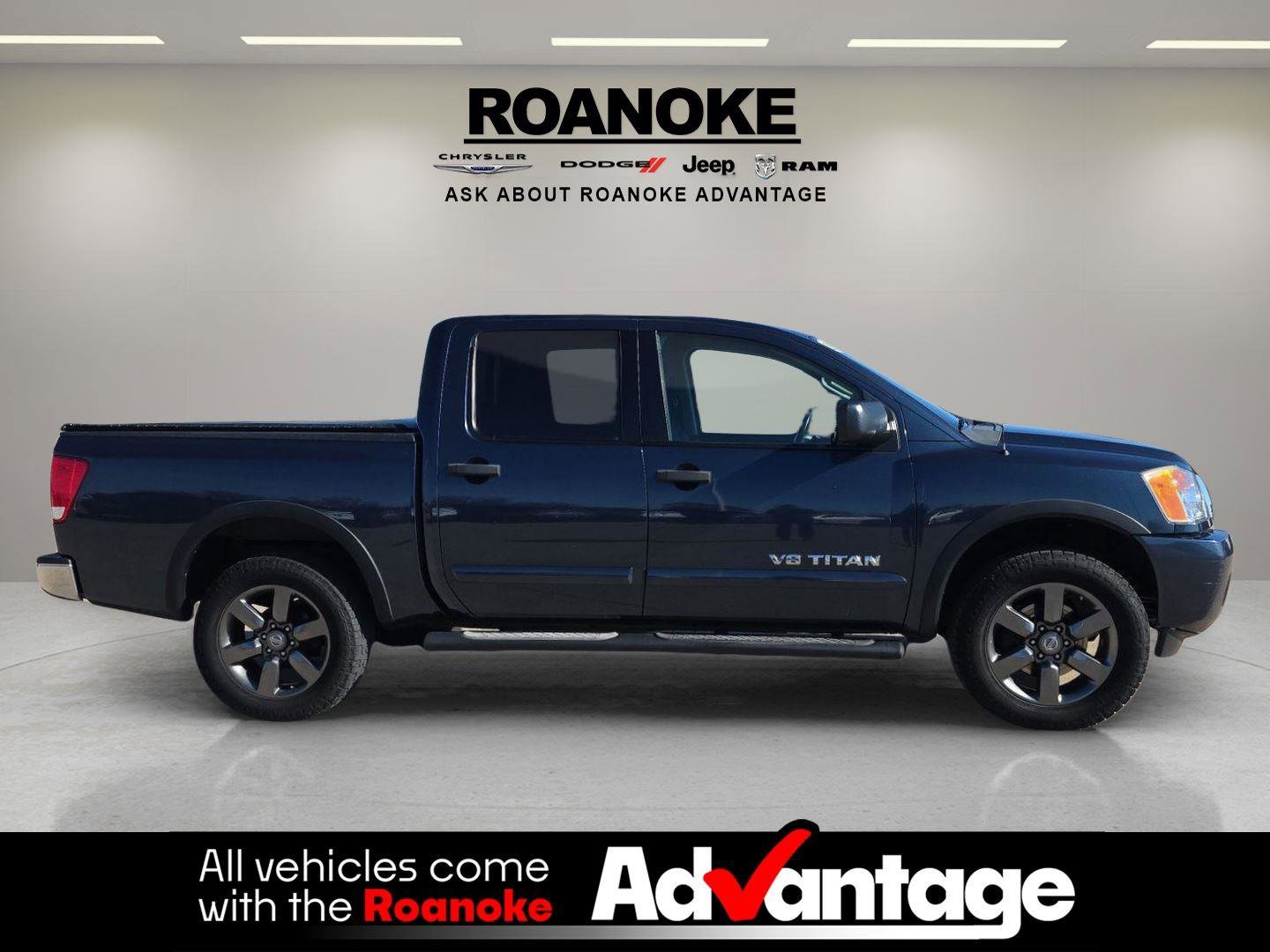 Used 2015 Nissan Titan SV w/ SV Value Truck Package image 8