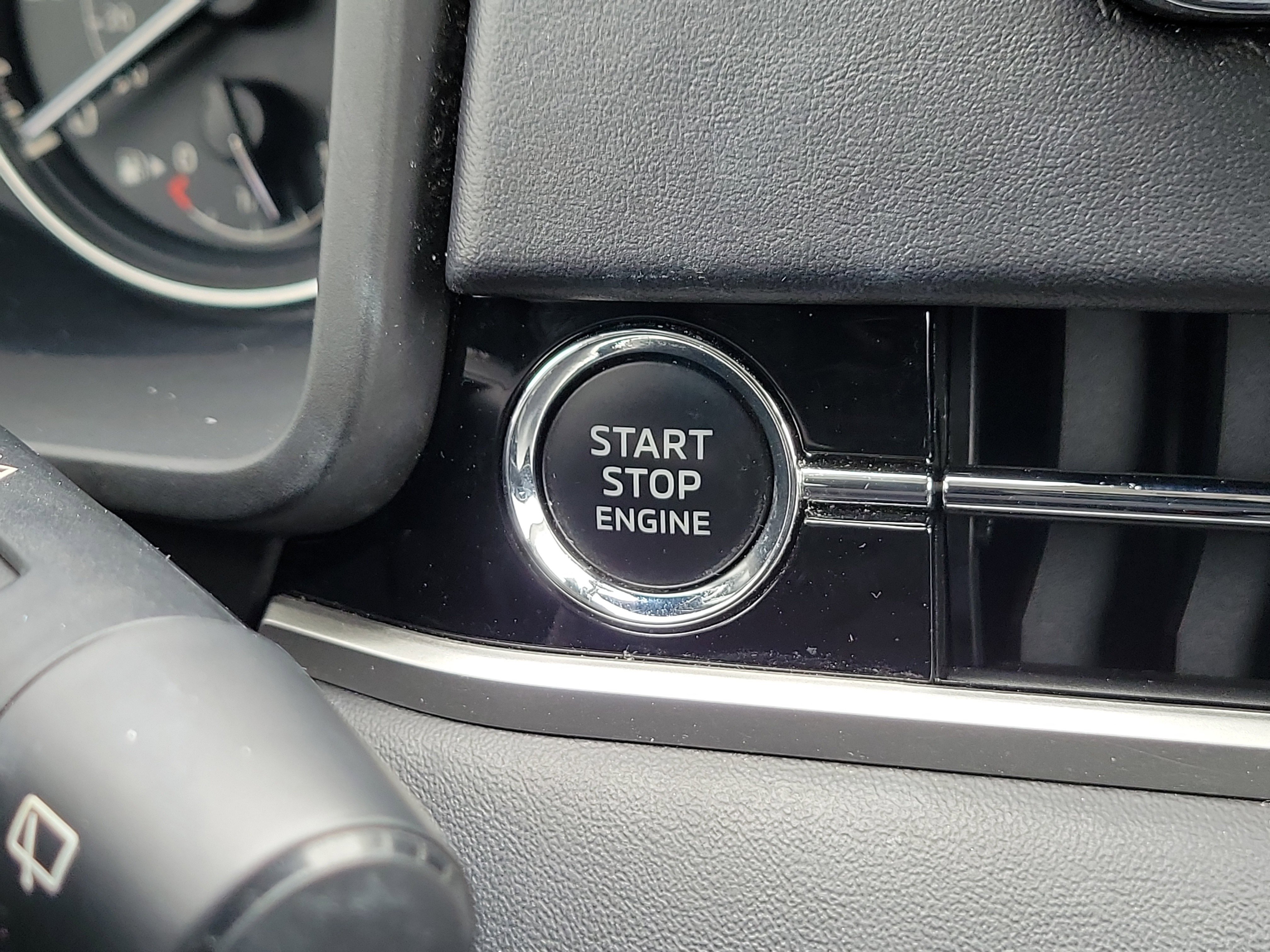 Used 2022 Mitsubishi Outlander SE image 30