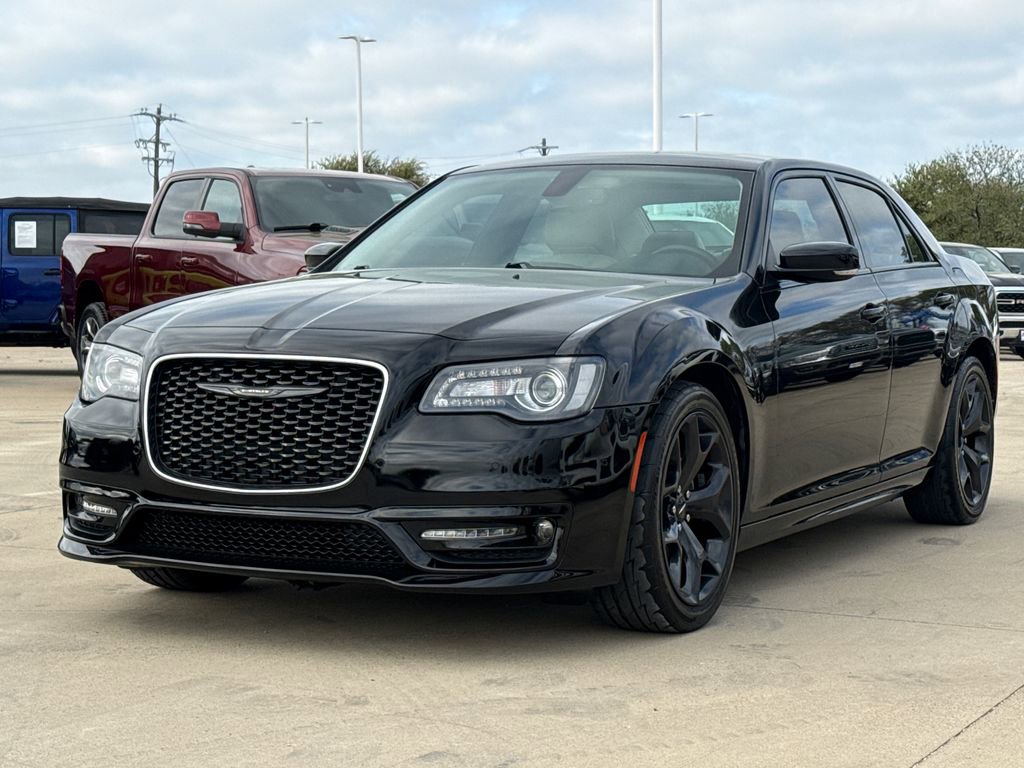 Used 2022 Chrysler 300 Touring L w/ Popular Equipment Group image 3