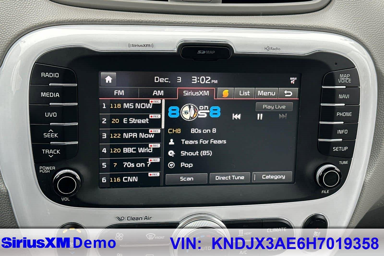 Used 2017 Kia Soul EV + image 28