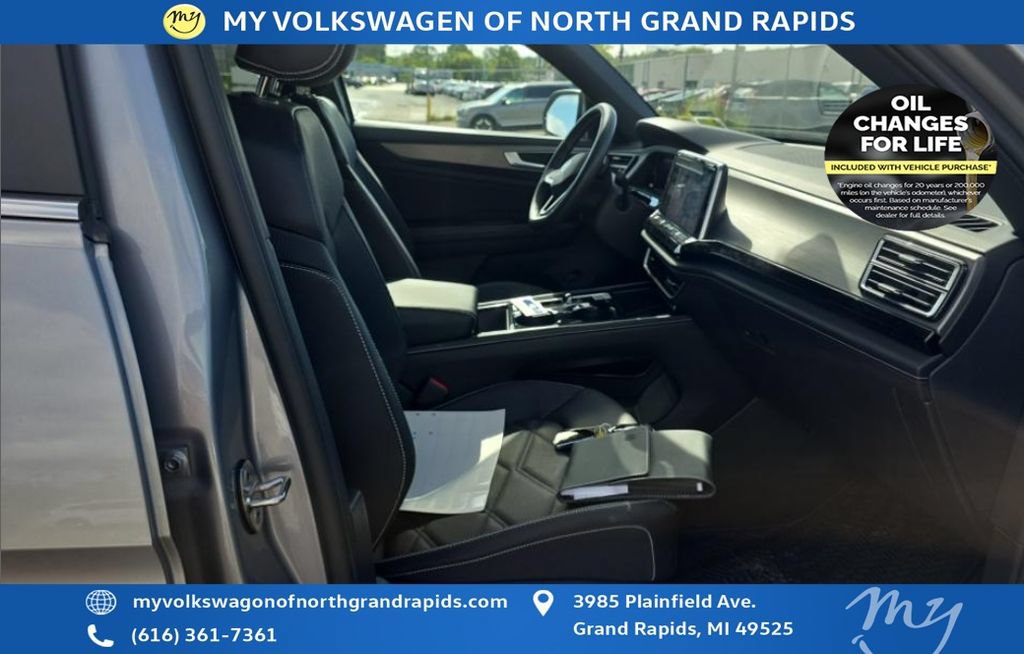 Used 2024 Volkswagen Atlas Cross Sport SE AWD/4WD image 44