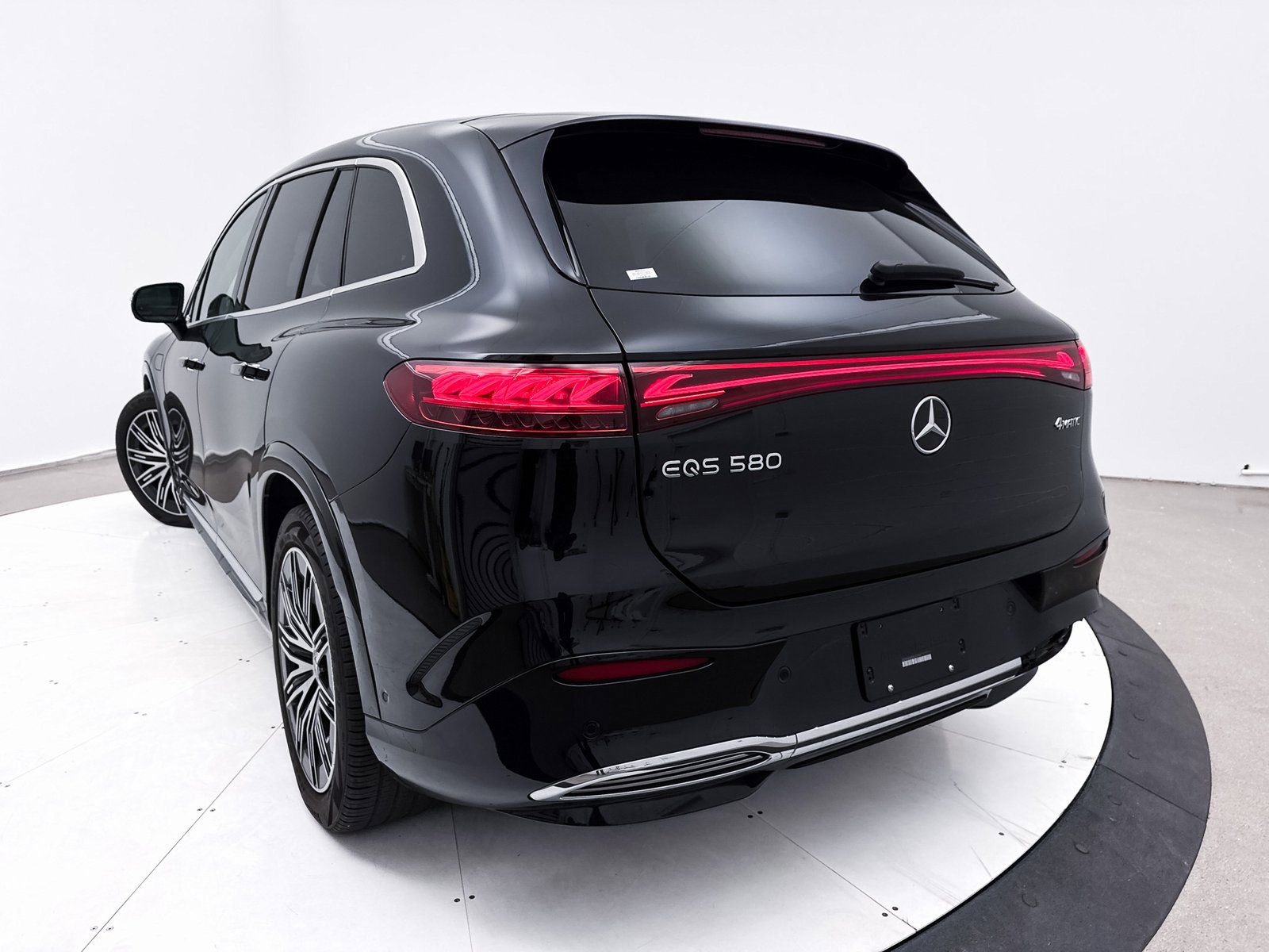 Used 2023 Mercedes-Benz EQS 580 4MATIC SUV image 4