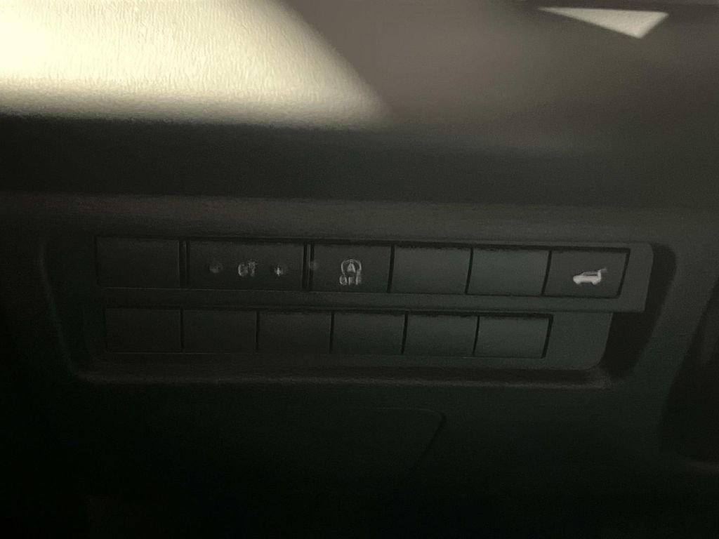 New 2026 Mitsubishi Outlander SE image 28