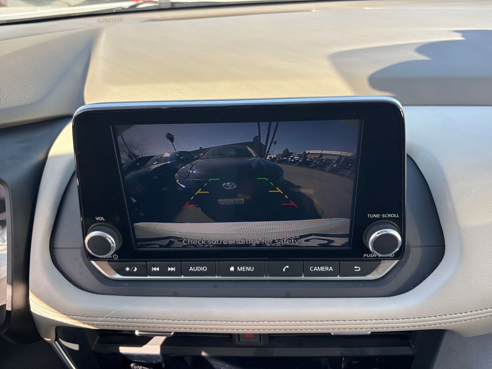 Used 2025 Nissan Rogue SV FWD image 25