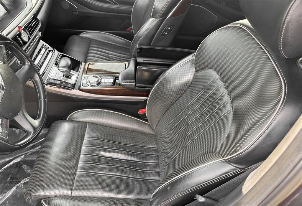 Used 2018 Genesis G90 3.3T Premium image 16