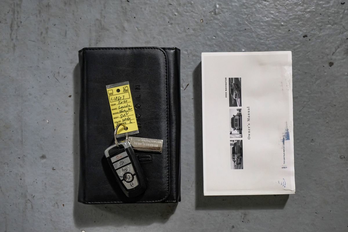 Used 2020 Lincoln Navigator L Reserve w/ Luxury Package image 59