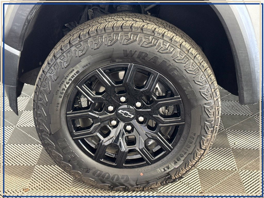Certified 2025 Chevrolet Colorado Trail Boss AWD/4WD image 16
