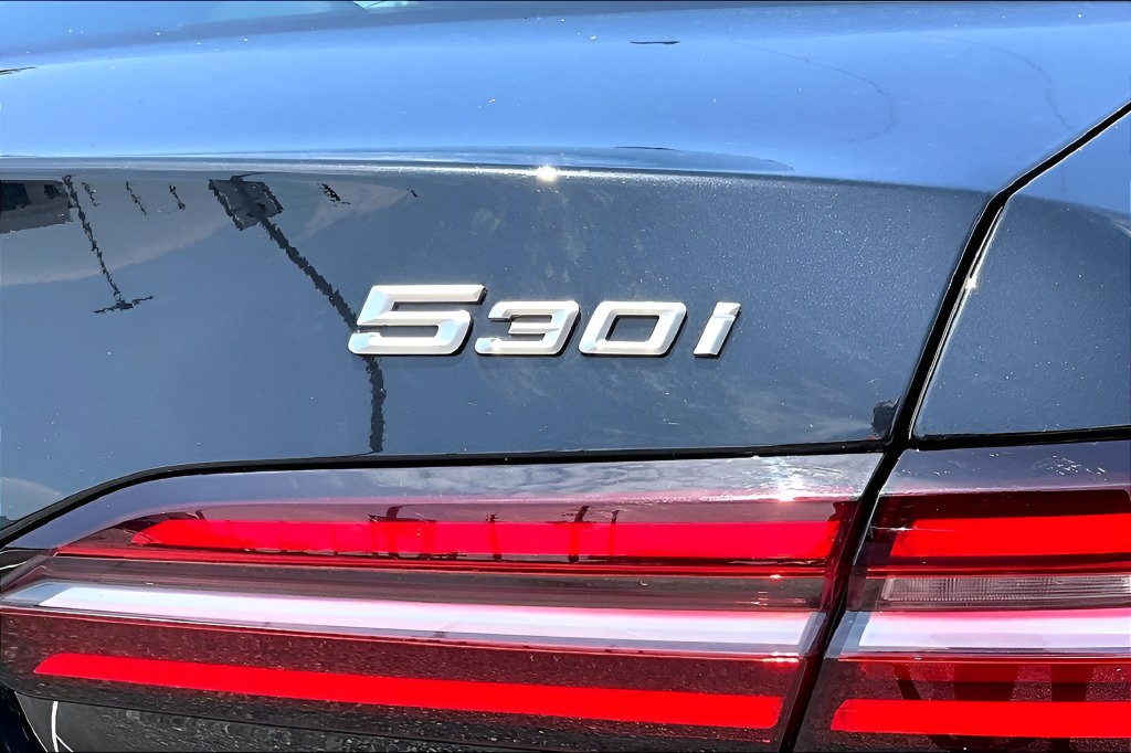 Used 2026 BMW 530i RWD image 27