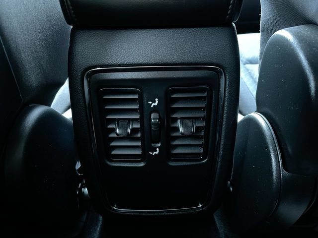 Used 2020 Jeep Grand Cherokee Laredo w/ All-Weather Capability Group AWD/4WD image 22