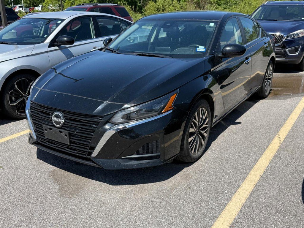 Used 2024 Nissan Altima 2.5 SV