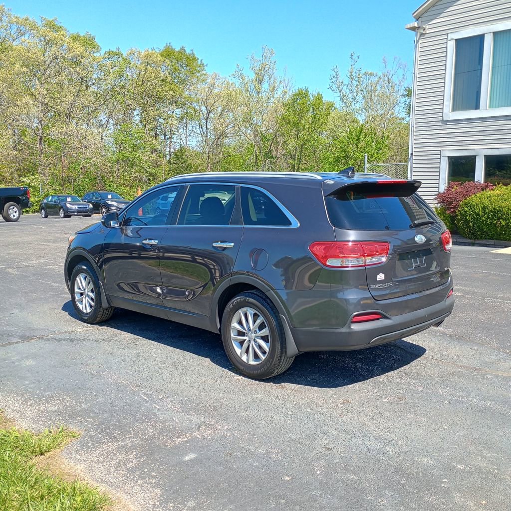 Used 2018 Kia Sorento LX FWD image 3