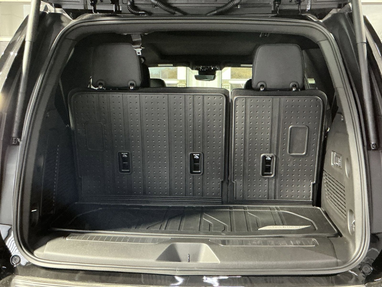 New 2026 Chevrolet Tahoe High Country w/ Sun And Tow Package image 34