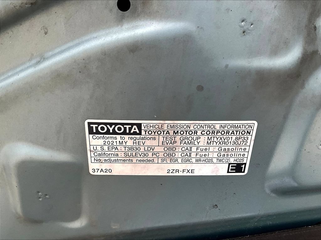 Used 2021 Toyota Prius LE AWD/4WD image 31
