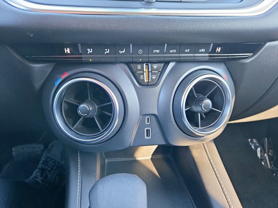 Used 2023 Chevrolet Blazer LT image 25
