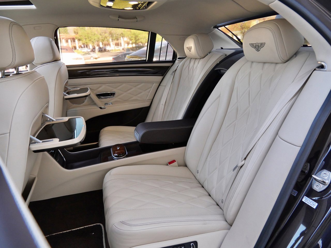 Used 2015 Bentley Flying Spur V8 image 23