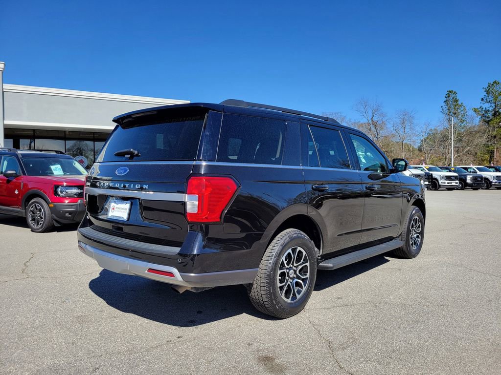 Used 2024 Ford Expedition XLT image 5