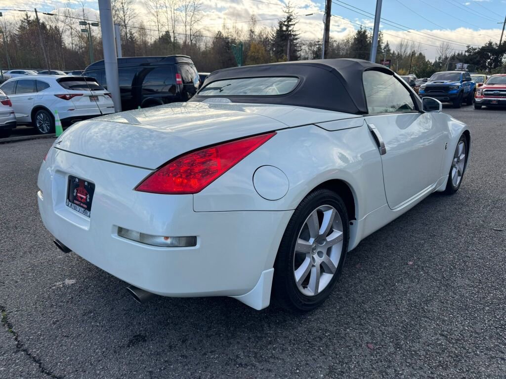 Used 2006 Nissan 350Z Touring image 6