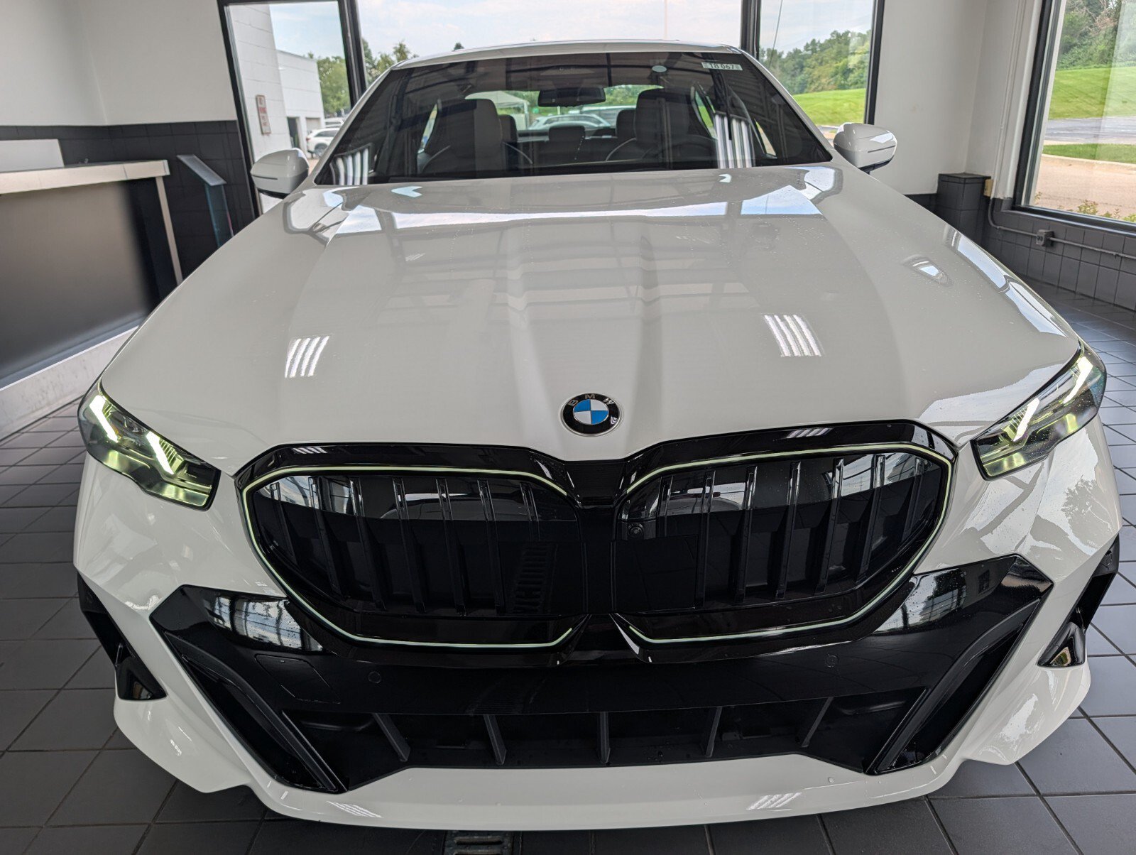 New 2027 BMW 540i xDrive w/ M Sport Package AWD/4WD image 8