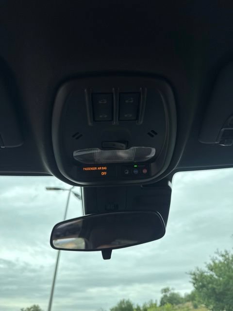 Certified 2025 Chevrolet Trax RS w/ Sunroof Package FWD image 22