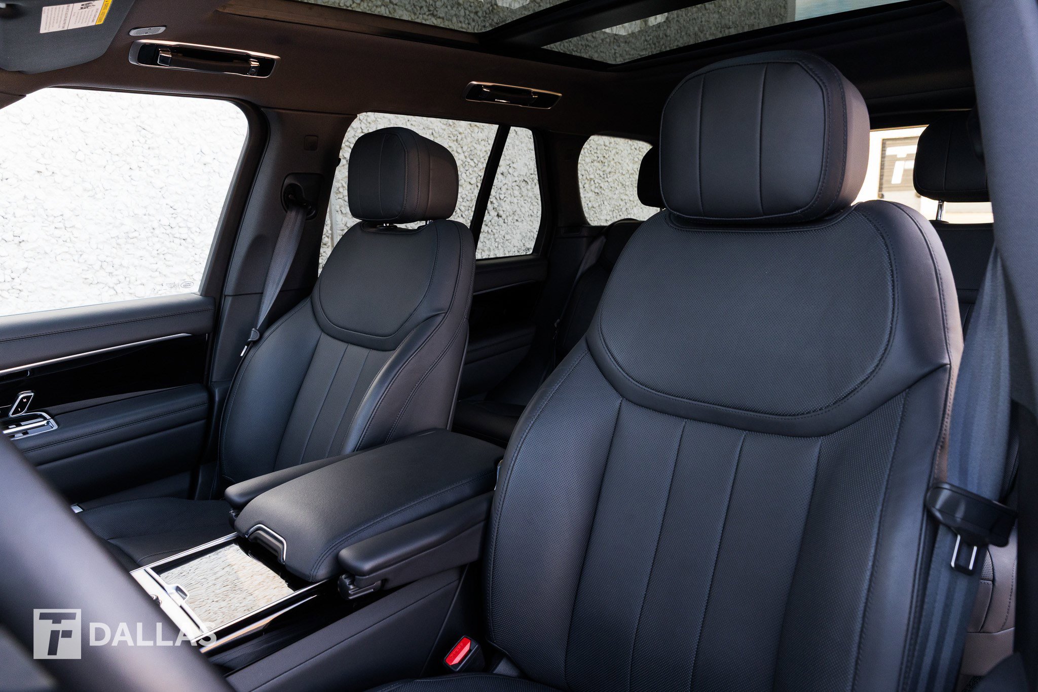 Used 2023 Land Rover Range Rover SE image 24