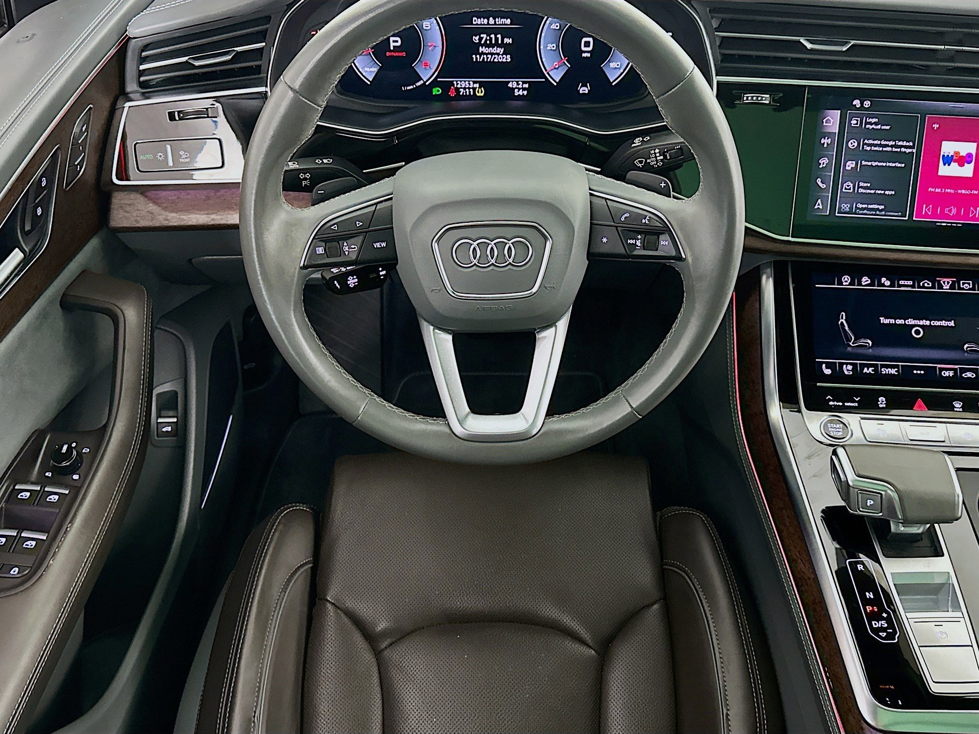 Used 2024 Audi Q8 Prestige w/ Prestige Package AWD/4WD image 20