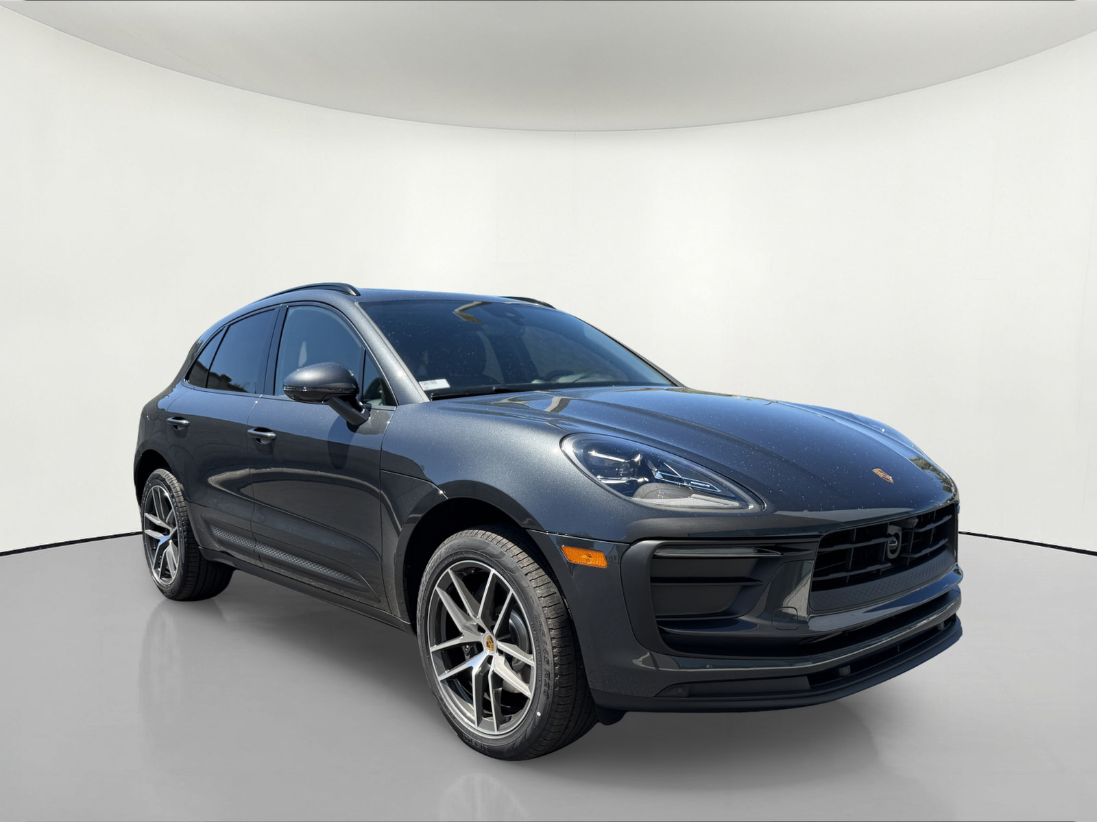 New 2026 Porsche Macan AWD/4WD image 8