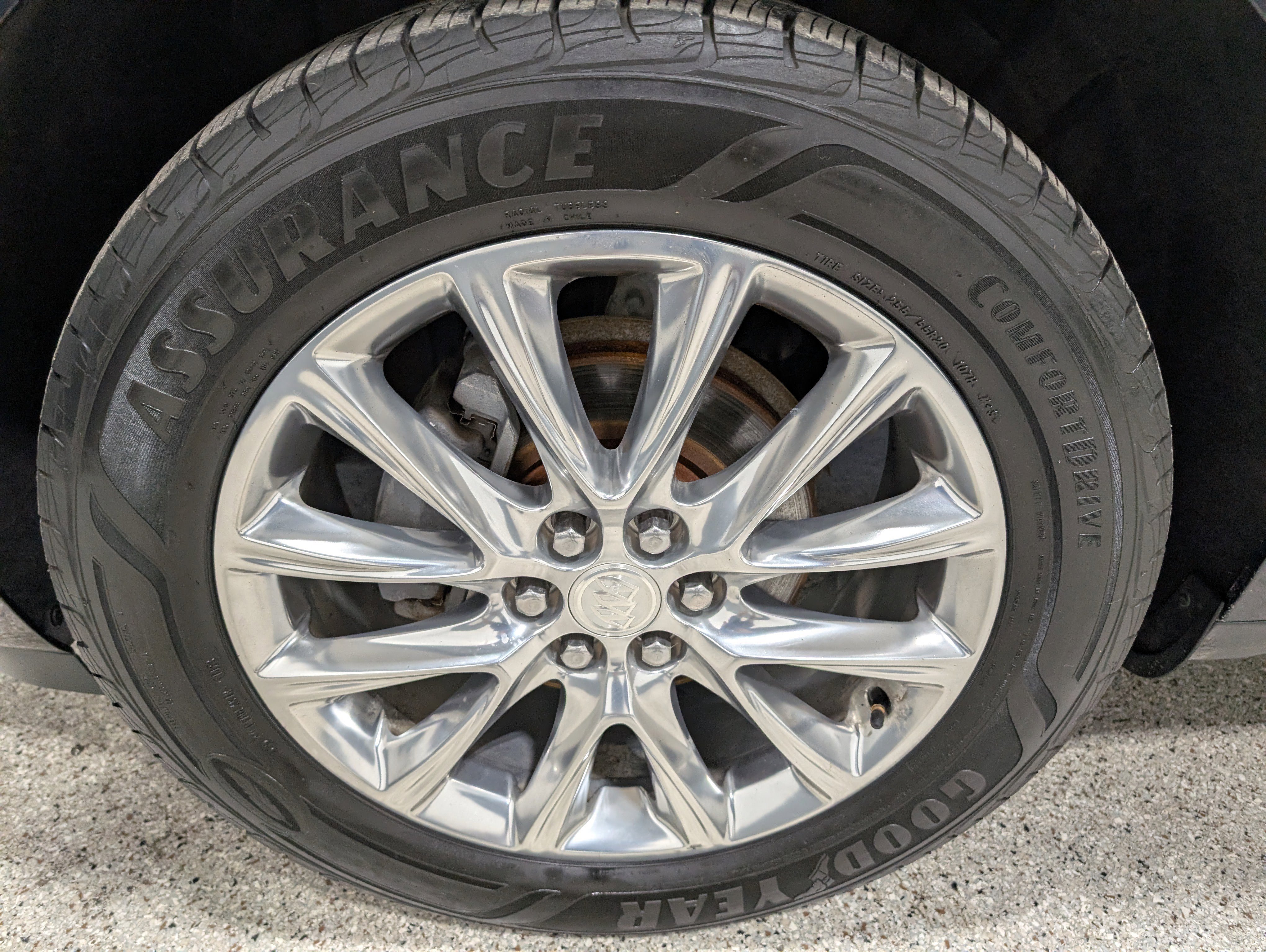 Used 2020 Buick Enclave Premium w/ Sun and Sites Package image 9