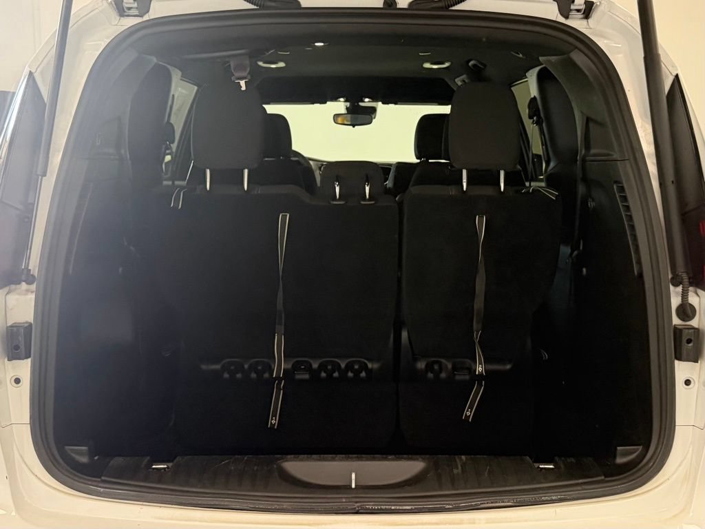 Used 2024 Chrysler Pacifica Touring FWD image 25
