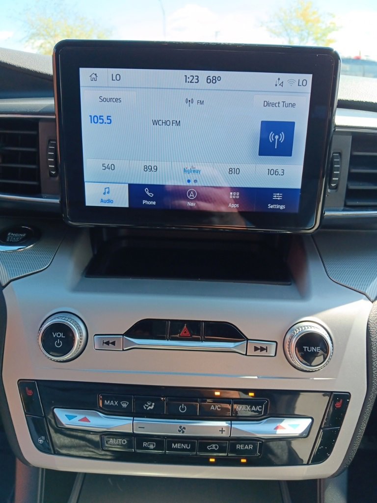 Used 2022 Ford Explorer XLT w/ Equipment Group 202A image 15