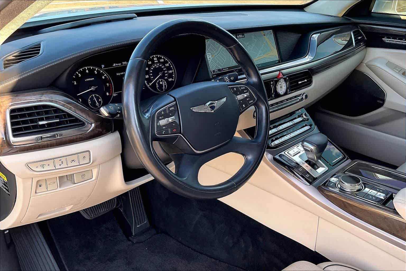 Used 2018 Genesis G90 3.3T Premium RWD image 2