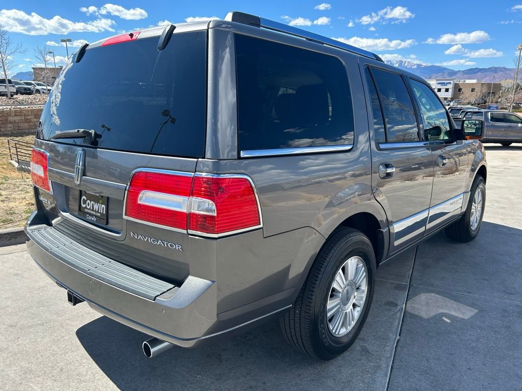 Used 2014 Lincoln Navigator 4WD image 7