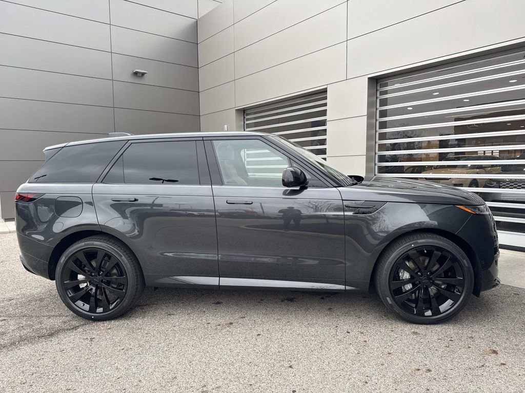 New 2026 Land Rover Range Rover Sport Dynamic SE image 9