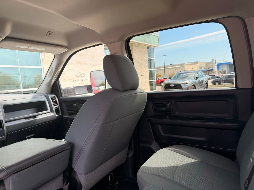 Used 2018 RAM 3500 Tradesman w/ Chrome Appearance Group image 14