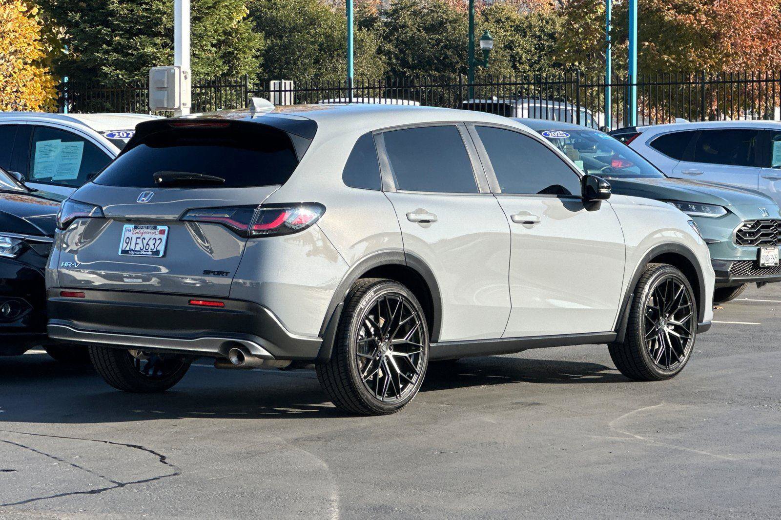 Used 2024 Honda HR-V Sport image 3