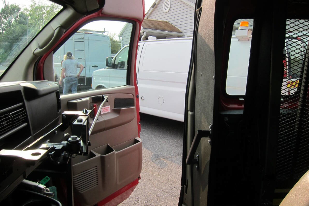 Used 2011 GMC Savana 2500 image 5