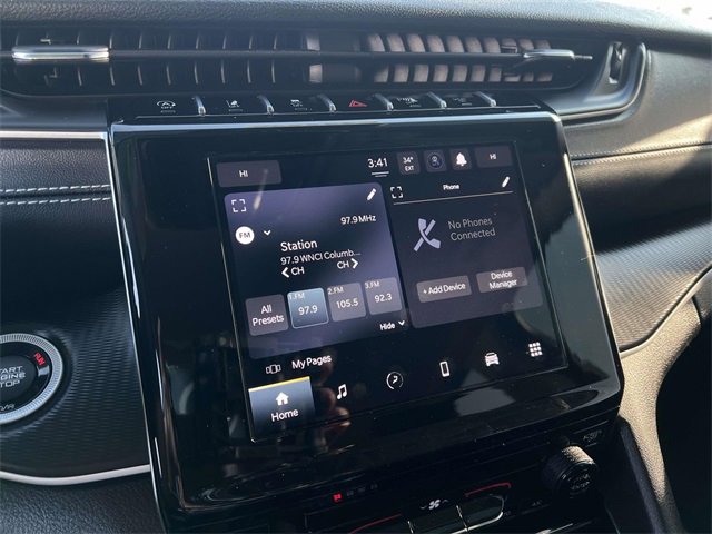 Used 2023 Jeep Grand Cherokee Laredo image 18